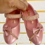 chic pink flat pointed-toe shoes