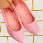 pink flat pointed-toe shoes